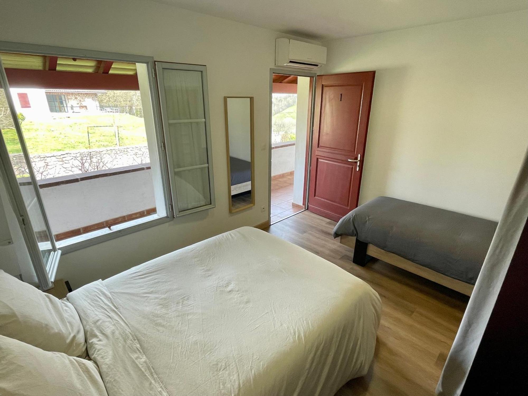Chambres Zazpiak Saint-Jean-Pied-de-Port Pokój zdjęcie